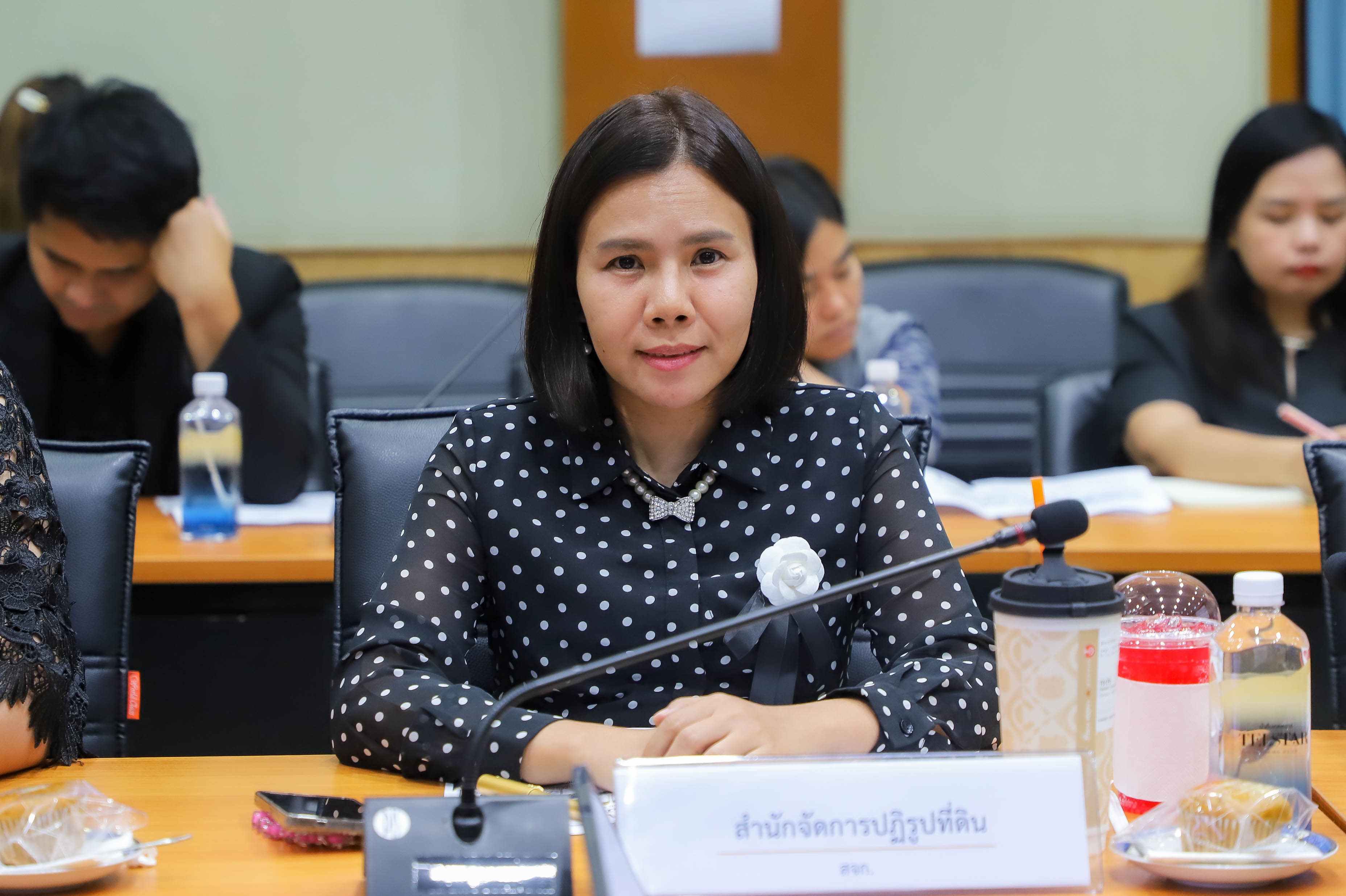 title - ส.ป.ก. ประชุมการซักซ้อมความเข้าใจงานจ้างเหมาบริการบุคคลธรรมดาตามพระราชบัญญัติการจัดซื้อจัดจ้าง และการบริหารพัสดุภาครัฐ พ.ศ. 2560